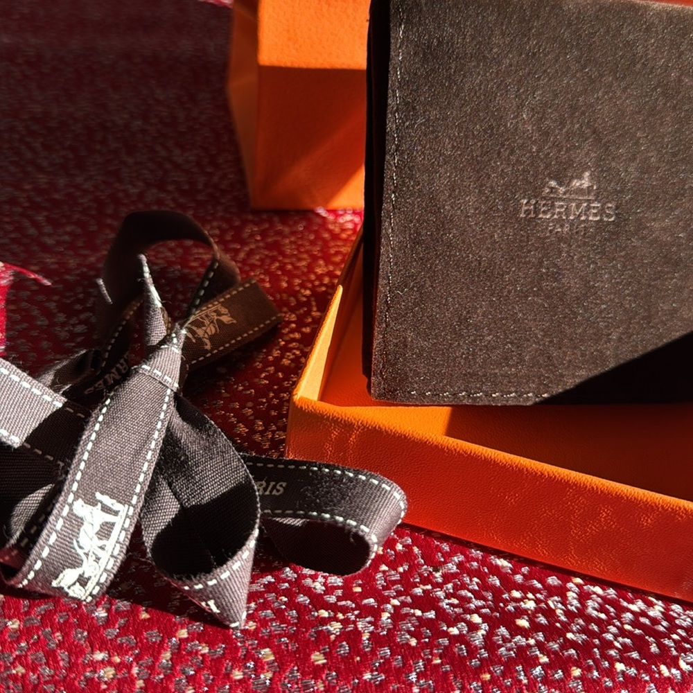Hermes gift bag, box velvet pouch ribbon & 2 samples of Hermes toilette perfume - Picture 4 of 6